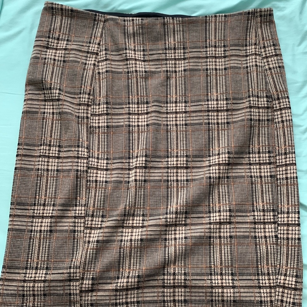 Liverpool. Size 20W. Knee length plaid skirt with slimming panel.